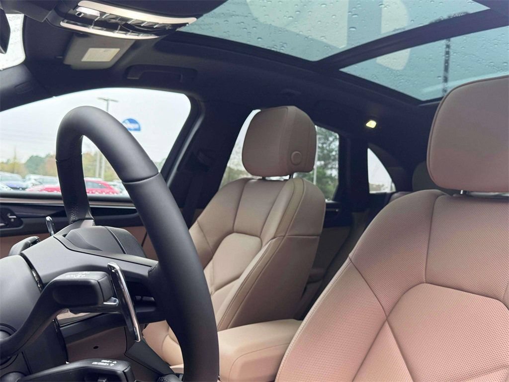 New 2026 Porsche Macan AWD/4WD image 6