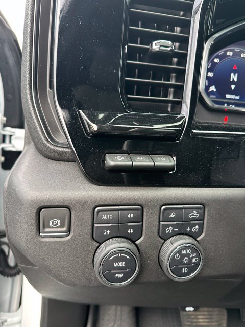 Used 2025 Chevrolet Silverado 2500 ZR2 w/ Technology Package AWD/4WD image 14