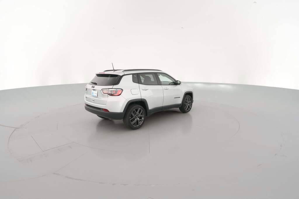 New 2026 Jeep Compass Latitude image 12