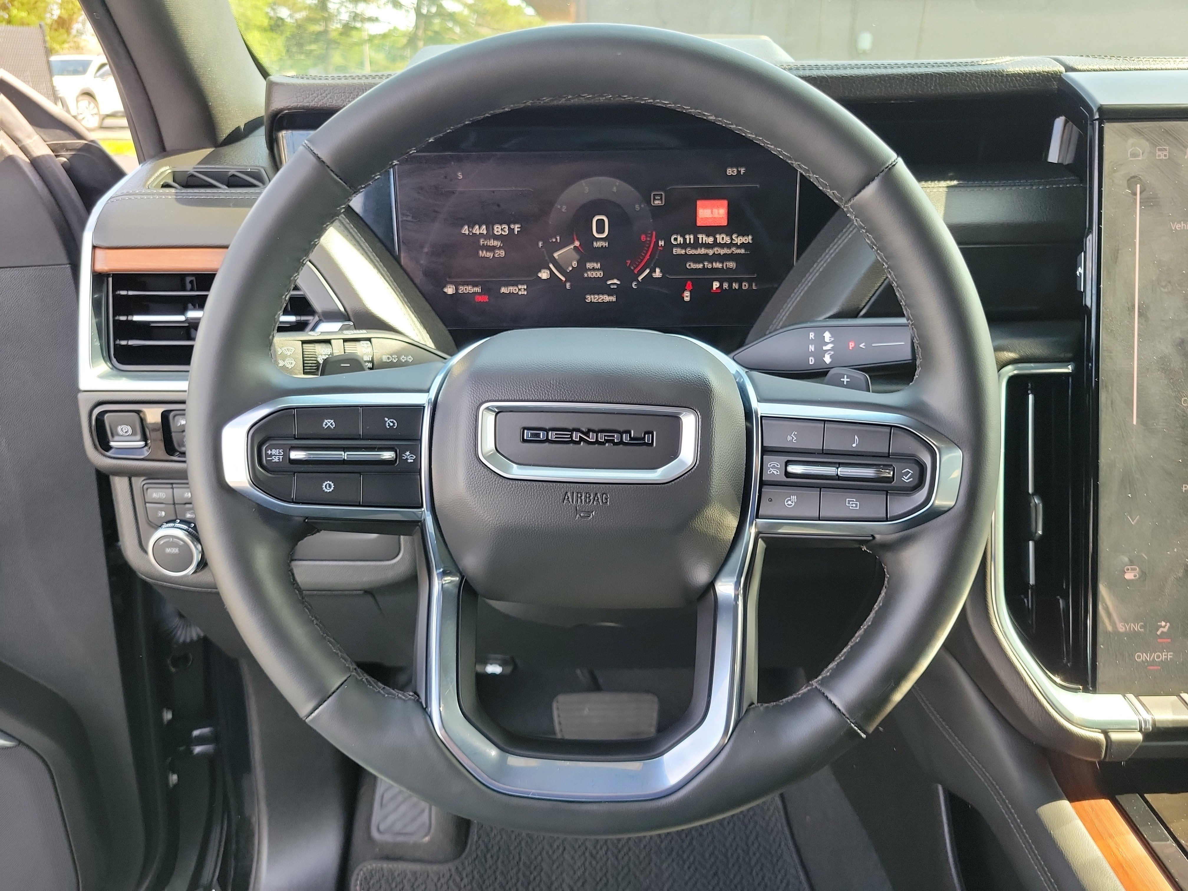 Used 2025 GMC Yukon Denali AWD/4WD image 22