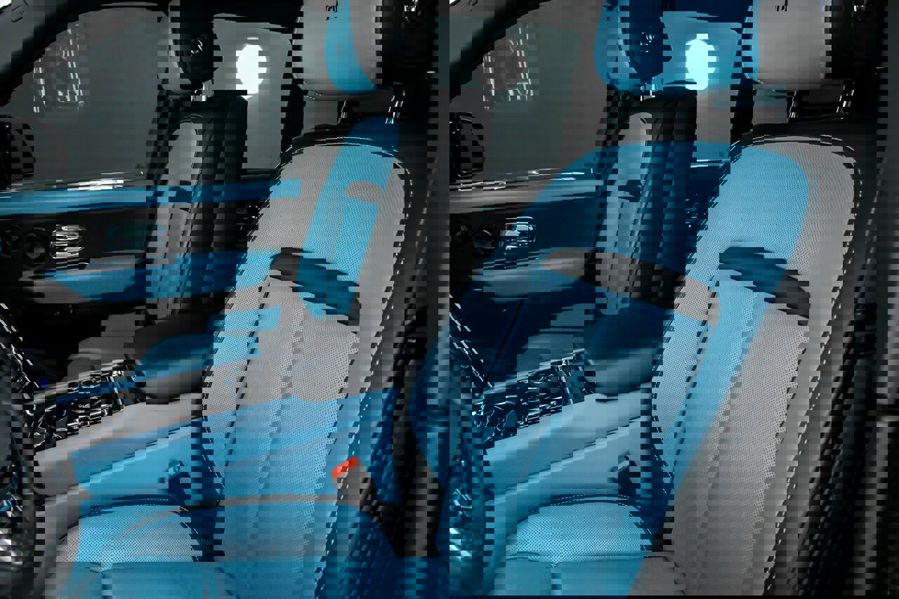 Used 2023 Rolls-Royce Cullinan Black Badge w/ Driver's Package image 23