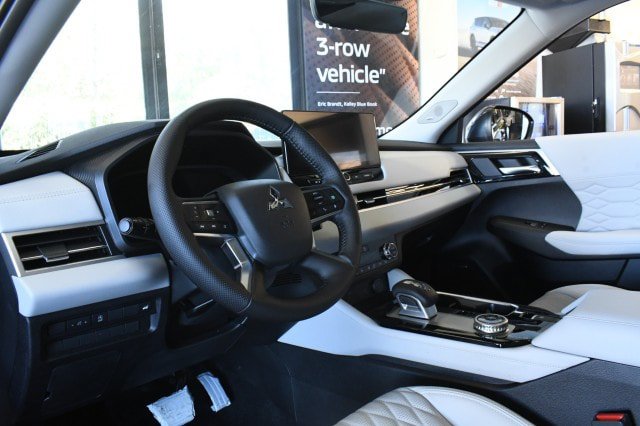 New 2026 Mitsubishi Outlander SEL AWD/4WD image 34