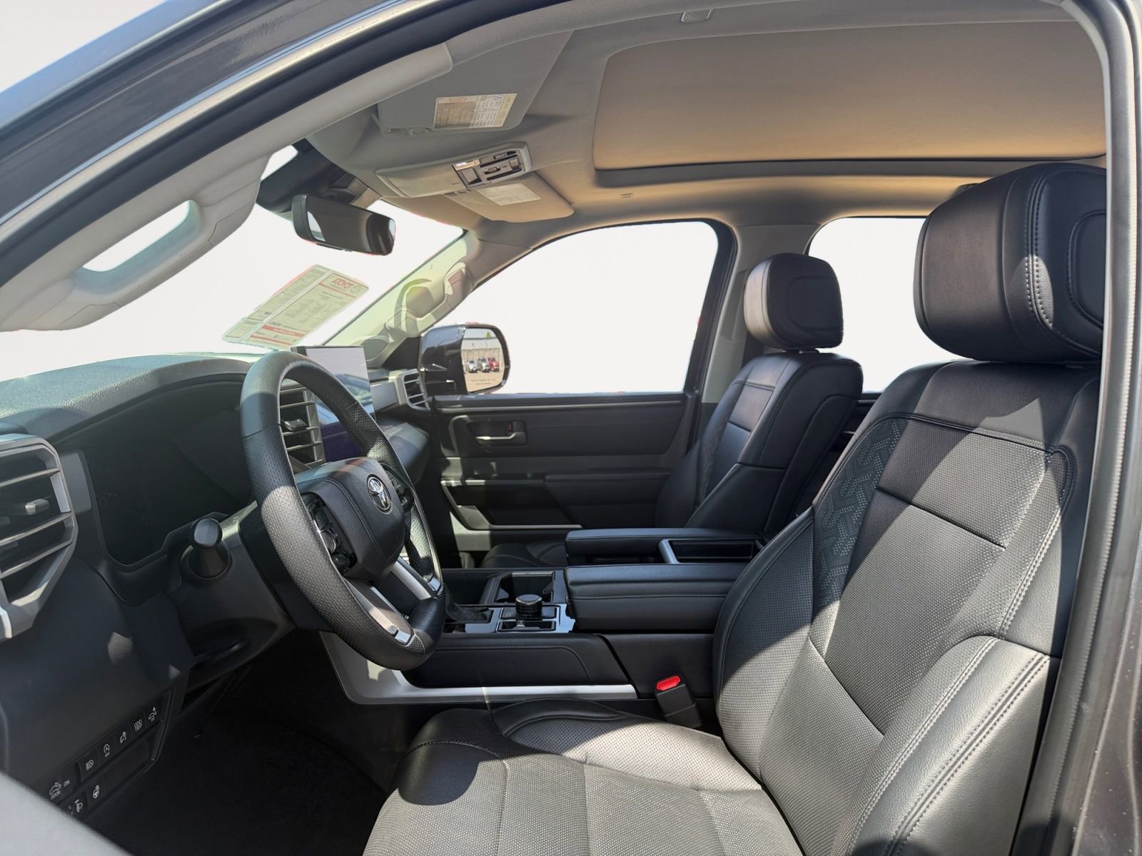 Used 2024 Toyota Tundra Limited AWD/4WD image 9