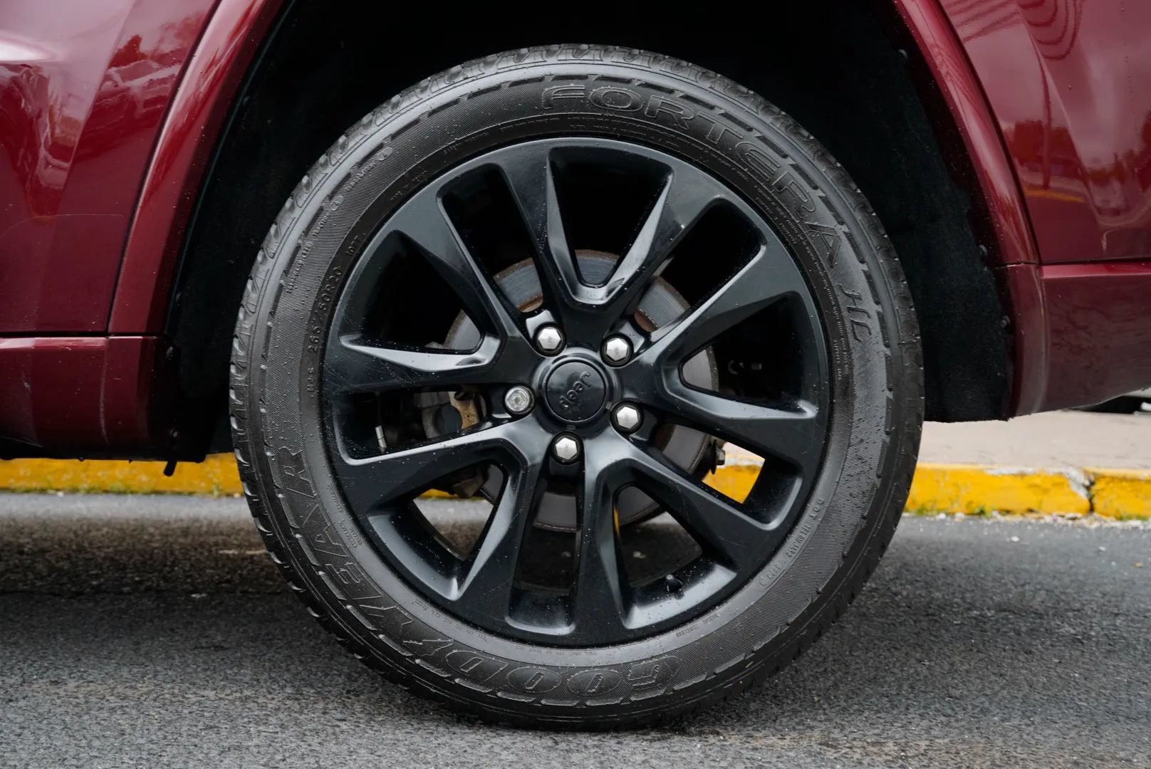 Used 2019 Jeep Grand Cherokee Altitude AWD/4WD image 15
