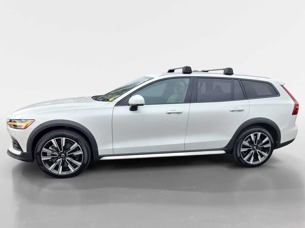 Certified 2024 Volvo V60 B5 Cross Country Ultimate image 31