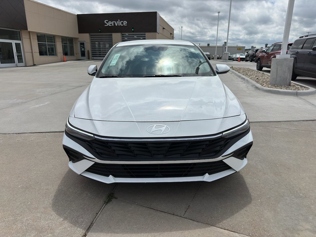 New 2026 Hyundai Elantra SE FWD image 8