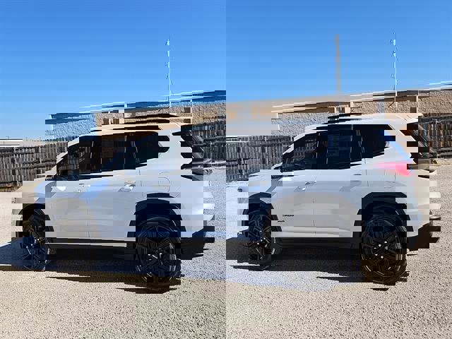 New 2026 GMC Acadia Elevation image 2