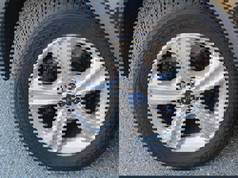 Used 2015 Ford Escape SE w/ Equipment Group 201A image 28