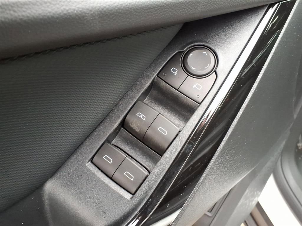 New 2026 Chevrolet Equinox LT w/ Convenience Package II image 13