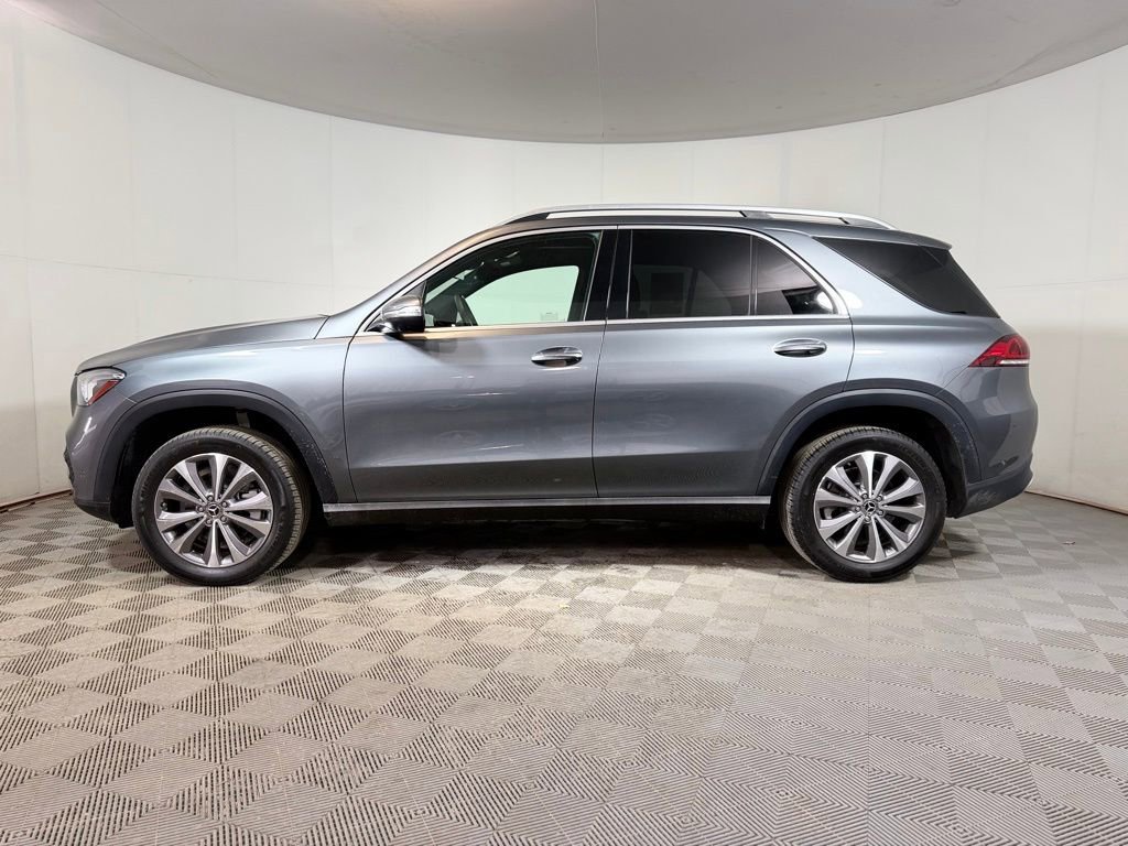 Used 2022 Mercedes-Benz GLE 350 4MATIC w/ Premium Package image 3
