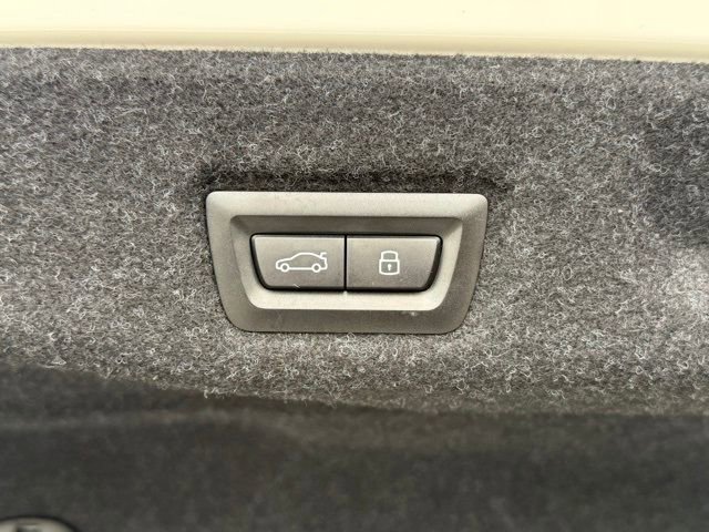 Used 2025 BMW i5 xDrive40 w/ M Sport Package image 16