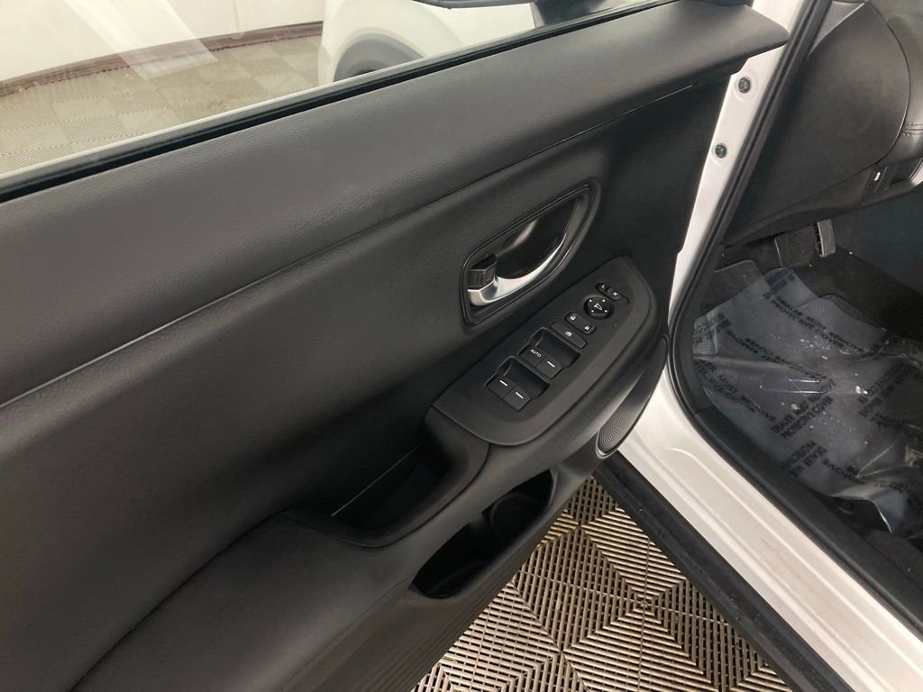 Used 2024 Honda HR-V LX image 12