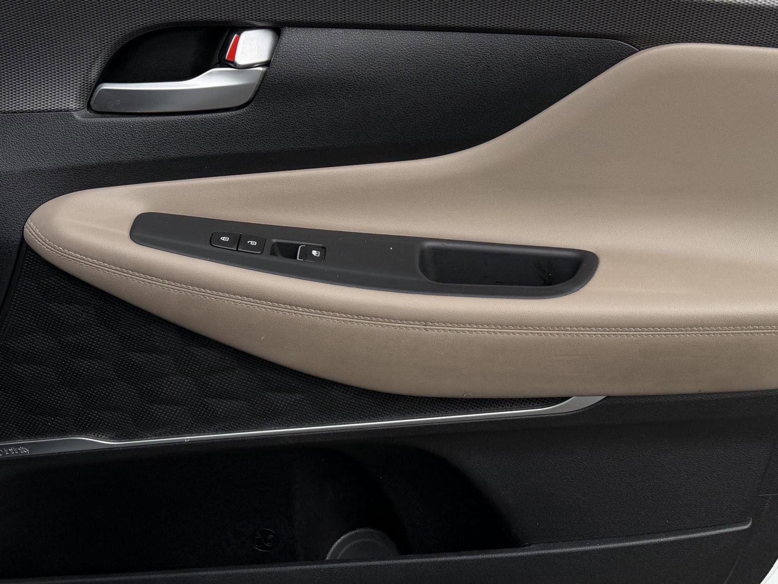 Used 2020 Hyundai Santa Fe SEL w/ Convenience + Premium Package image 23