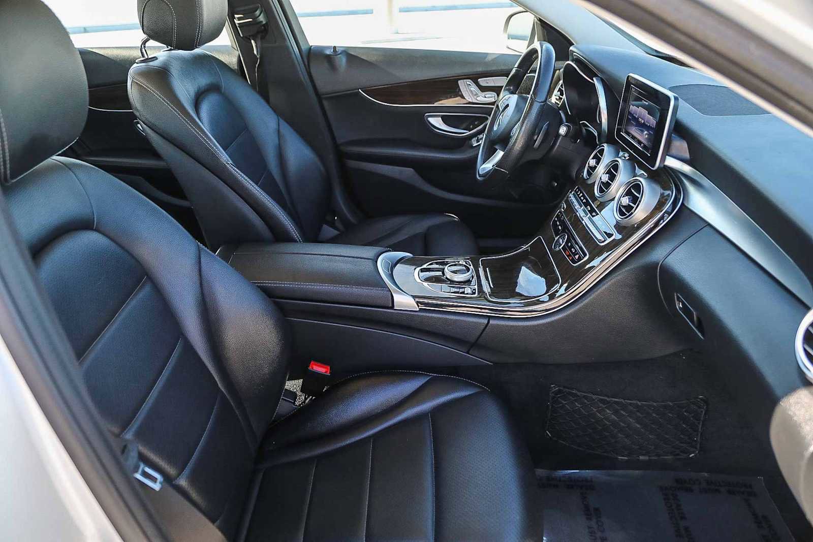 Used 2018 Mercedes-Benz C 300 4MATIC Sedan image 16