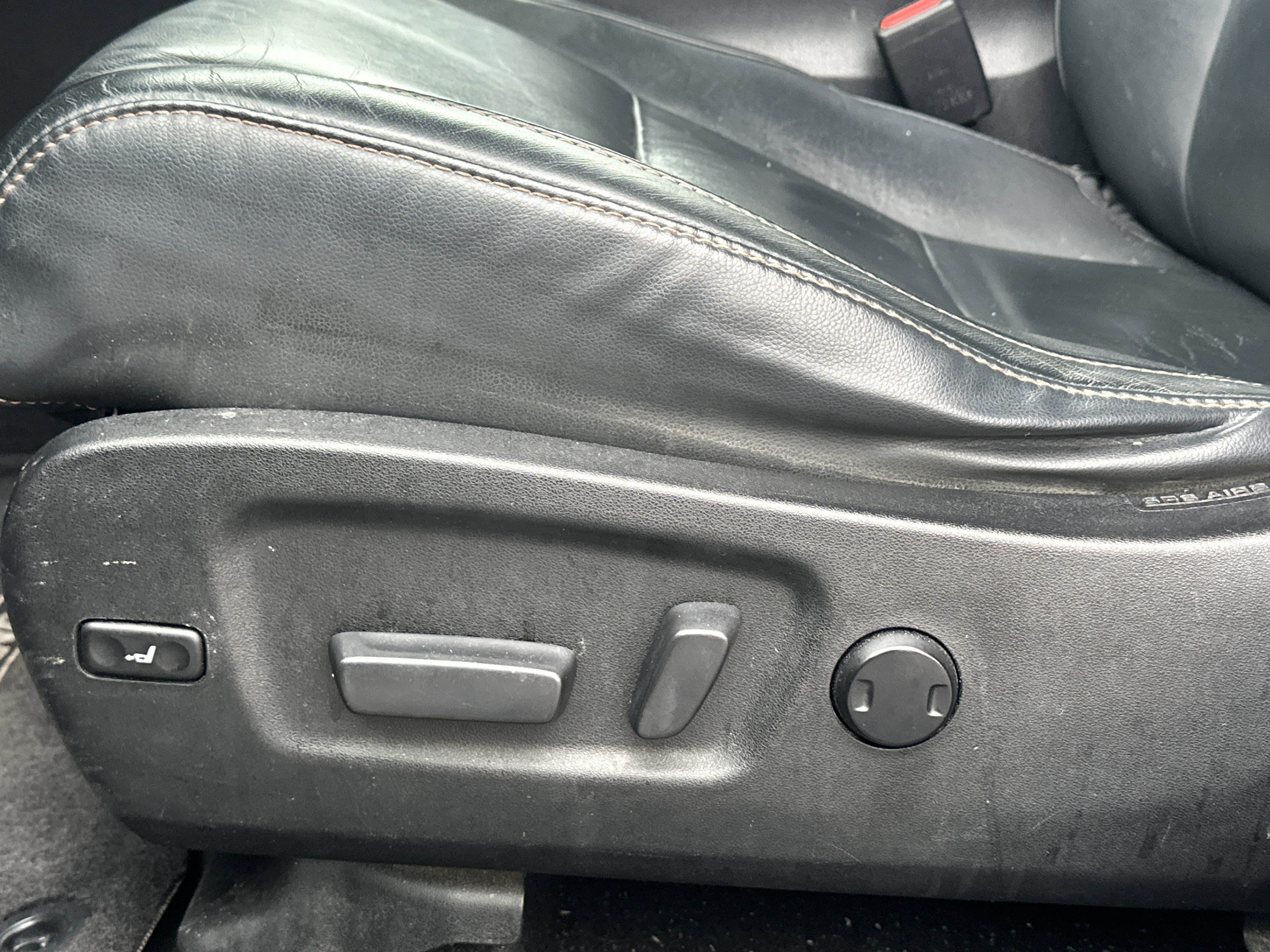 Used 2016 Toyota Highlander XLE image 10