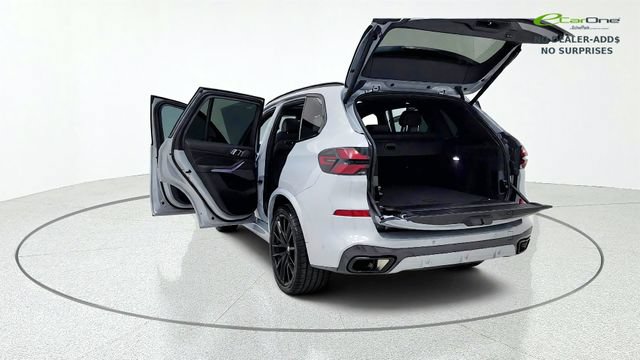 Used 2025 BMW X5 xDrive40i w/ M Sport Package AWD/4WD image 17