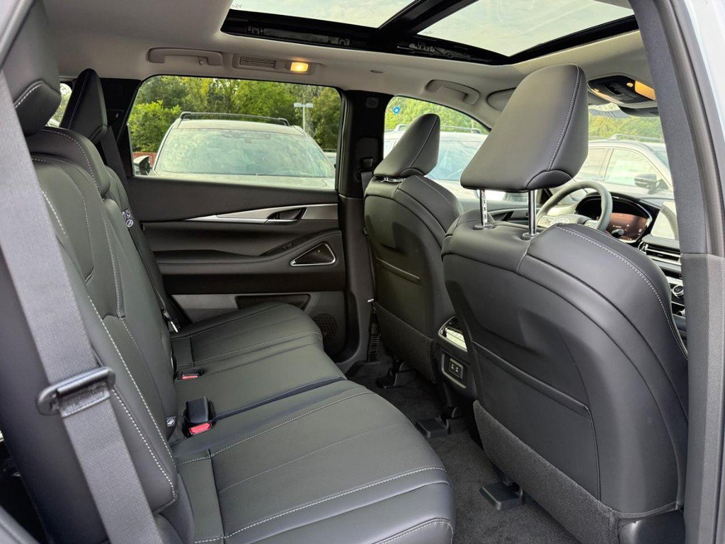 New 2027 INFINITI QX60 Luxe FWD image 6