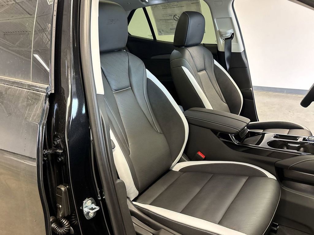 New 2025 Buick Envision Sport Touring image 33