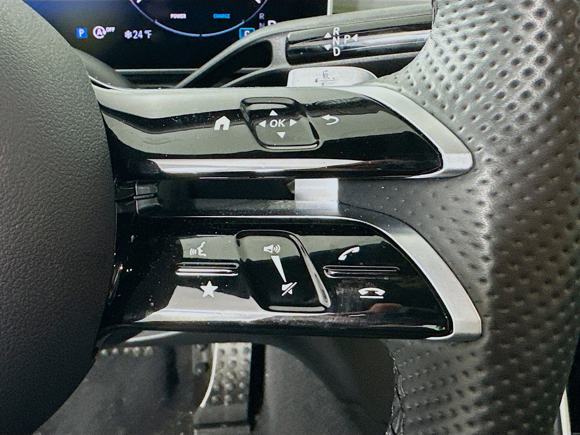 Certified 2025 Mercedes-Benz C 300 4MATIC Sedan image 13