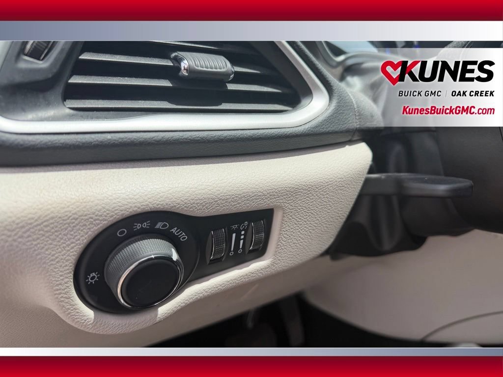 Used 2021 Ford EcoSport SE w/ Interior Protection Package FWD image 12