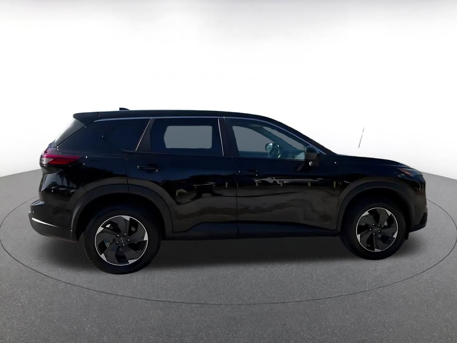 Used 2025 Nissan Rogue SV AWD/4WD image 16