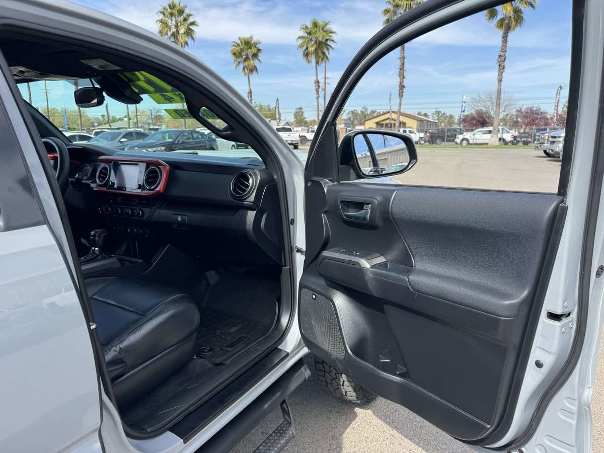 Used 2019 Toyota Tacoma TRD Sport w/ TRD Premium Sport Package image 16