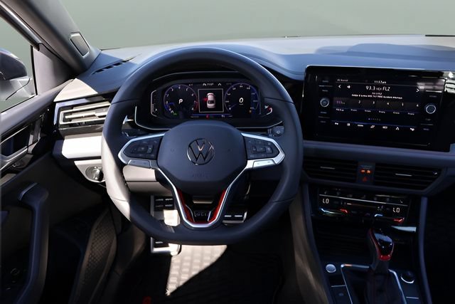 Used 2026 Volkswagen Jetta GLI Autobahn FWD image 15