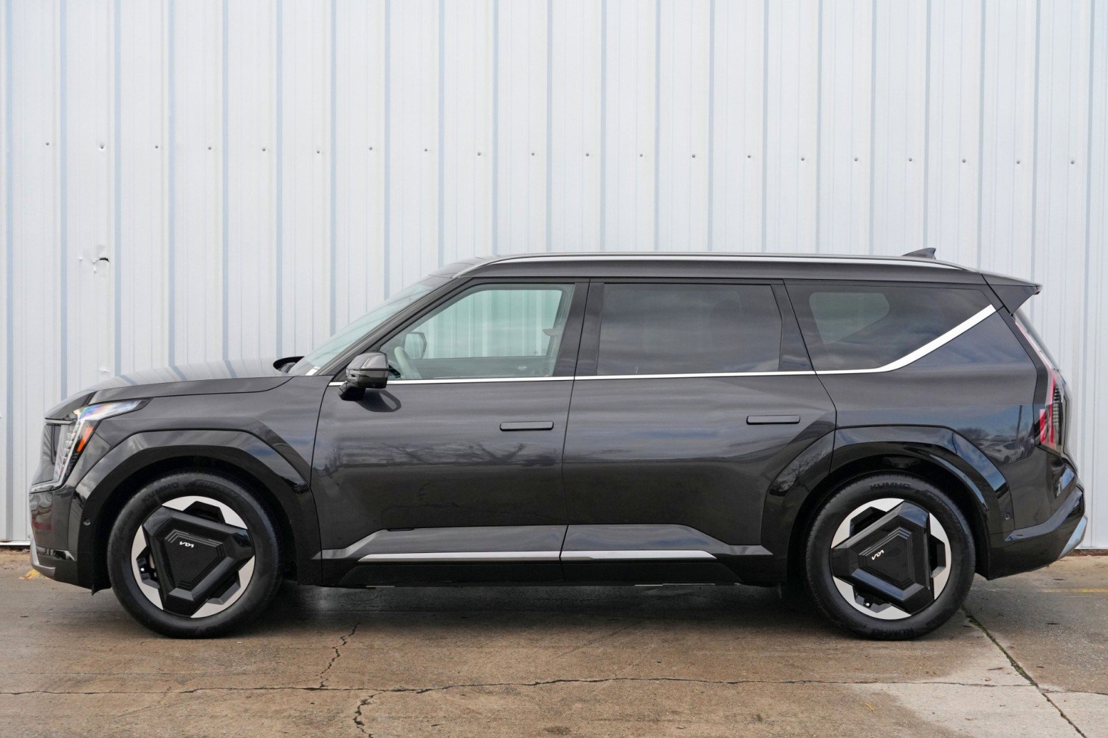 Used 2024 Kia EV9 Land image 53