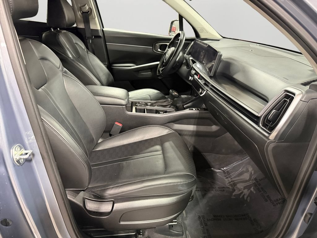 Used 2024 Kia Sorento S AWD/4WD image 12