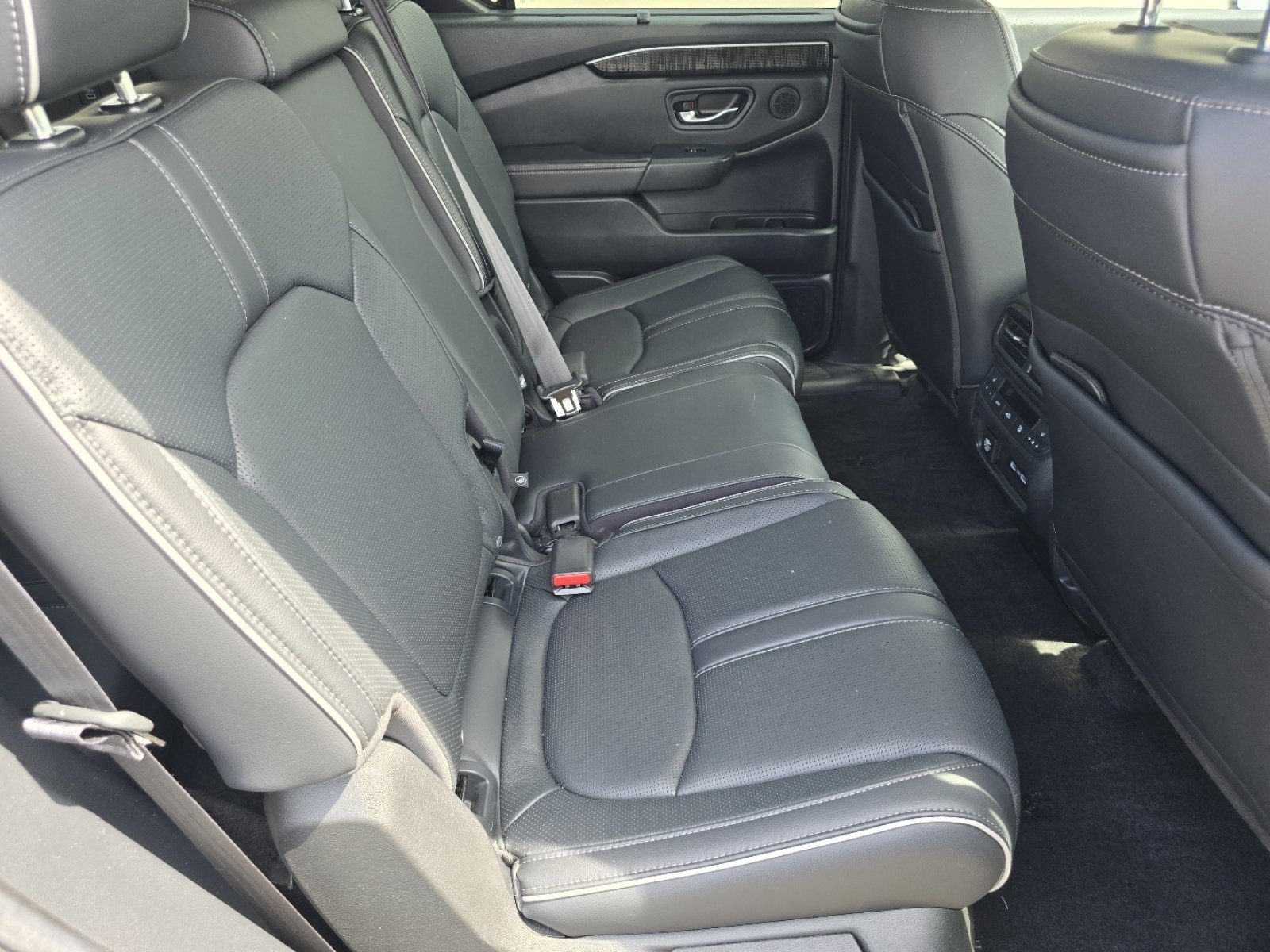 Used 2023 Honda Pilot Elite image 21