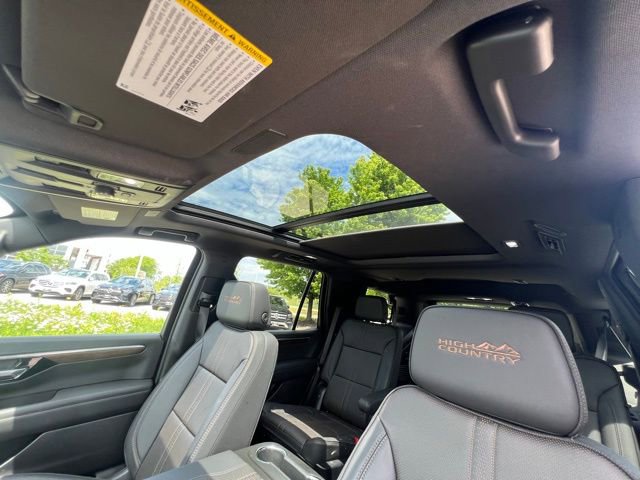 Used 2025 Chevrolet Tahoe High Country AWD/4WD image 19