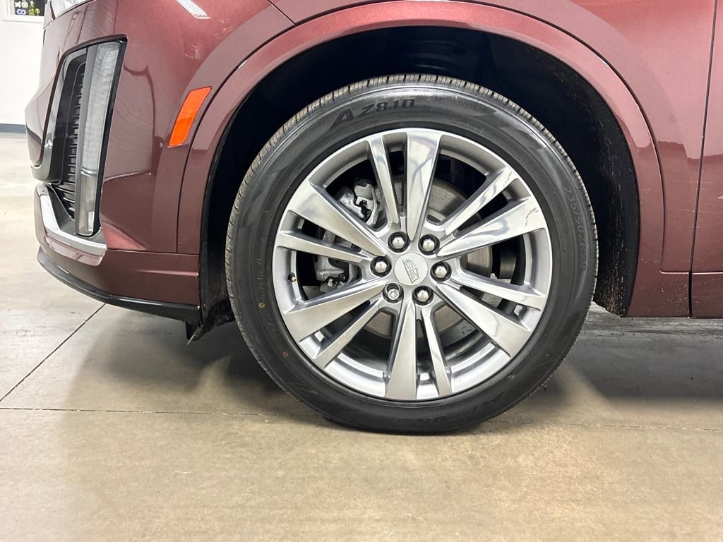Used 2023 Cadillac XT6 Premium Luxury image 9