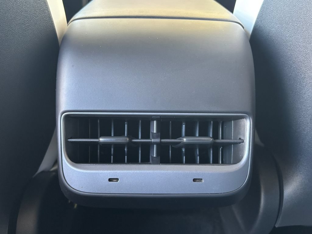 Used 2023 Tesla Model Y Long Range AWD/4WD image 16
