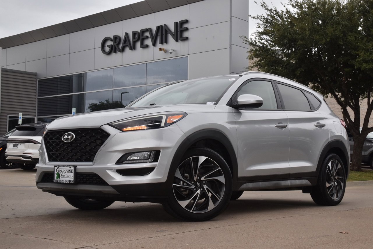 Used 2019 Hyundai Tucson Sport FWD image 2