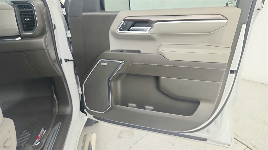 Used 2023 Chevrolet Silverado 1500 LTZ w/ LTZ Convenience Package II image 33
