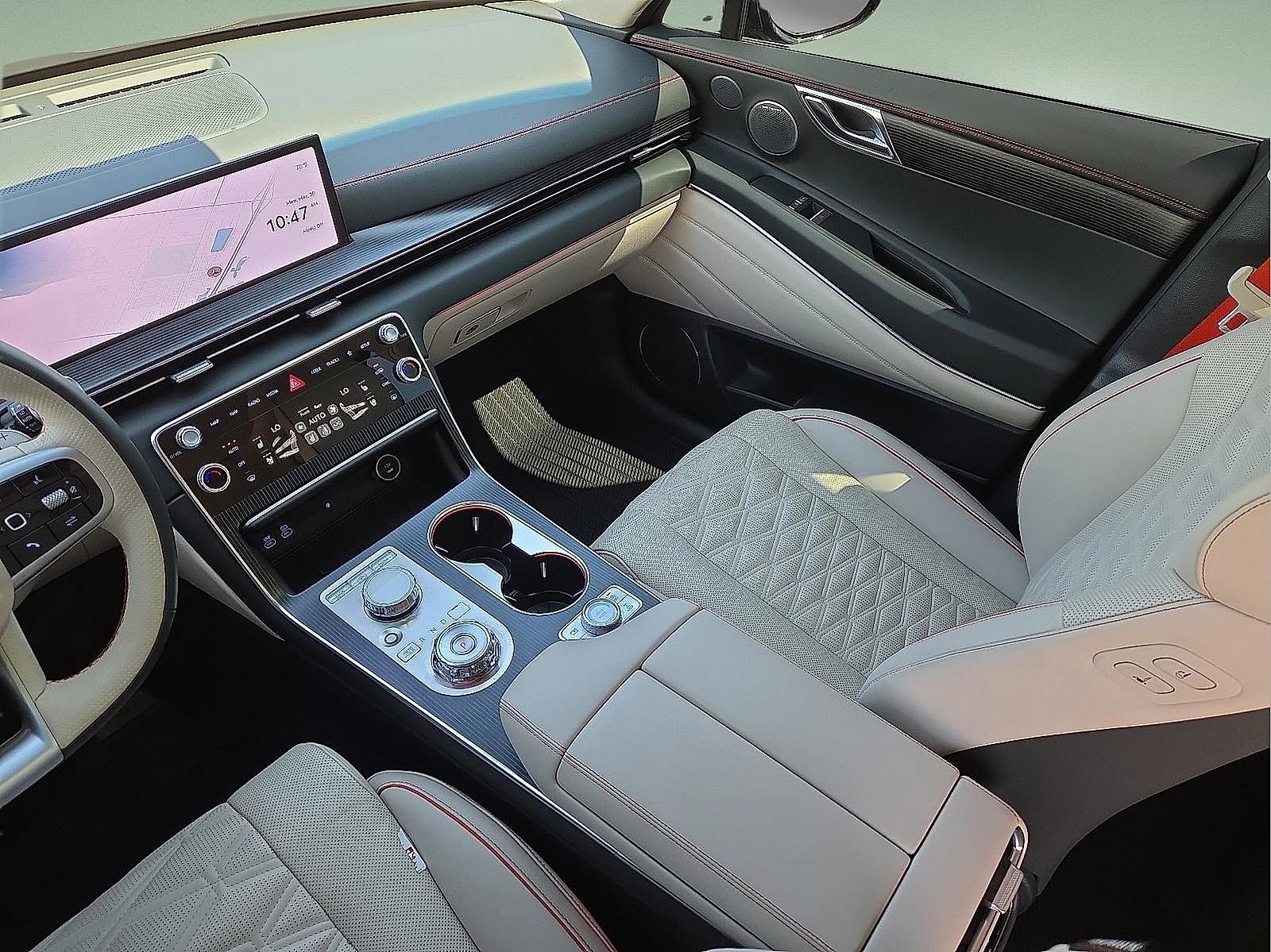 Used 2025 Genesis GV80 3.5T image 12