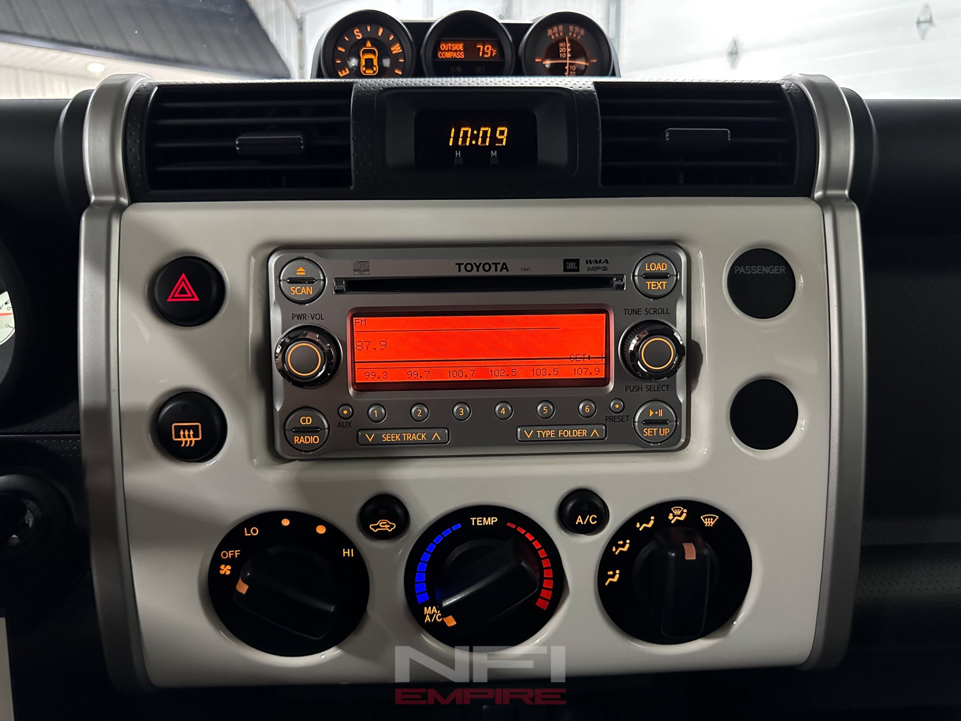 Used 2013 Toyota FJ Cruiser 4WD w/ Upgrade Pkg image 27
