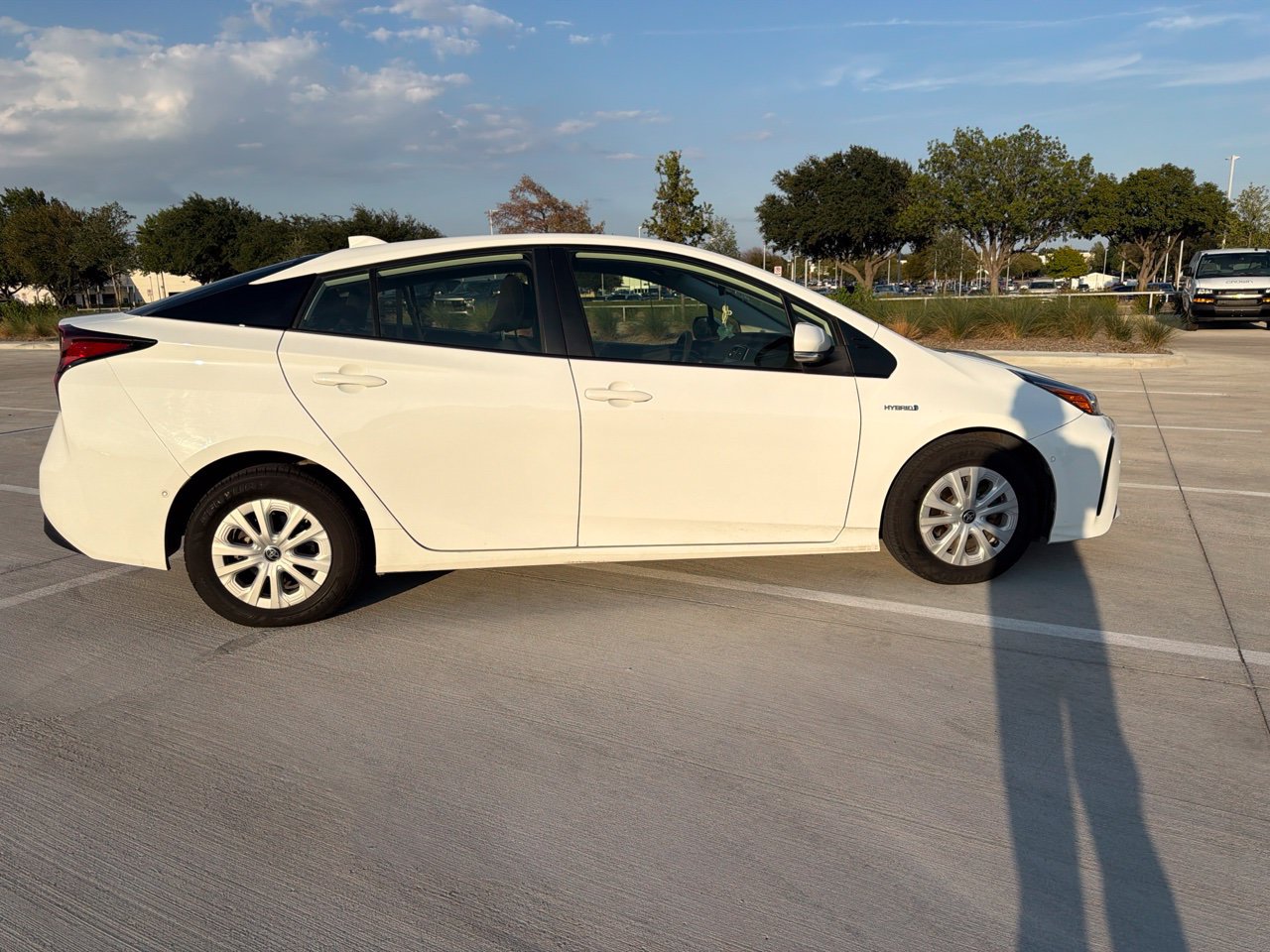 Used 2022 Toyota Prius LE FWD image 5