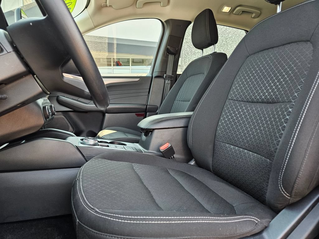 Used 2025 Ford Escape Active AWD/4WD image 23