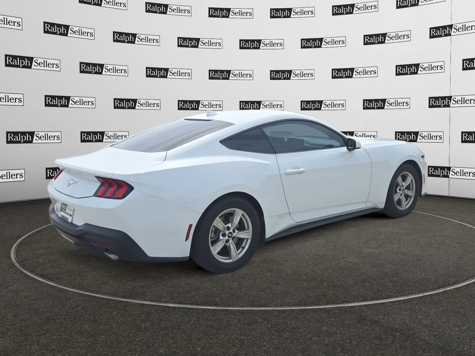 Used 2024 Ford Mustang Coupe RWD image 6