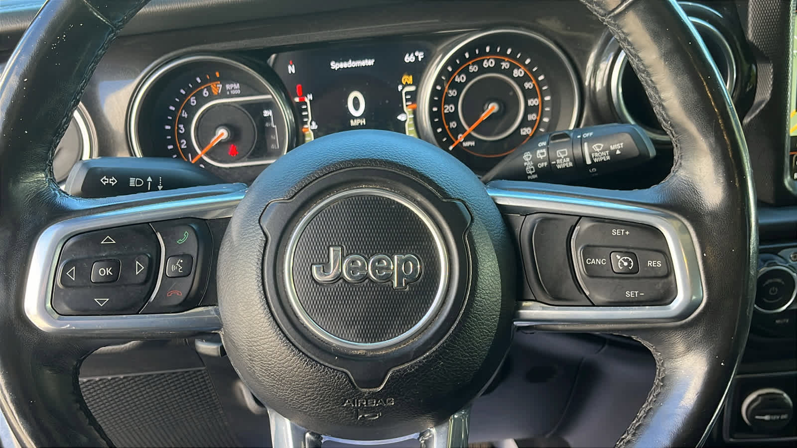 Used 2019 Jeep Wrangler Unlimited Sahara AWD/4WD image 13