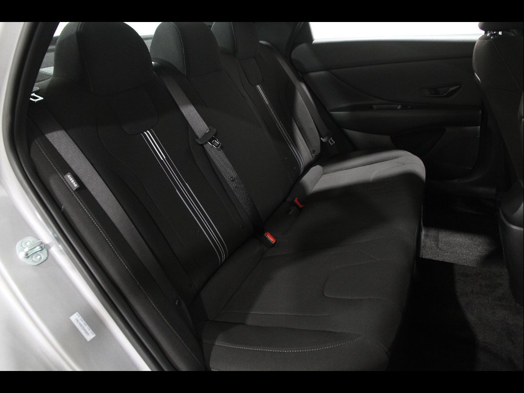 Certified 2025 Hyundai Elantra Sport image 16