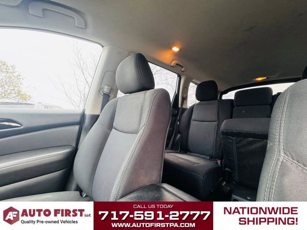 Used 2019 Nissan Pathfinder SV image 12