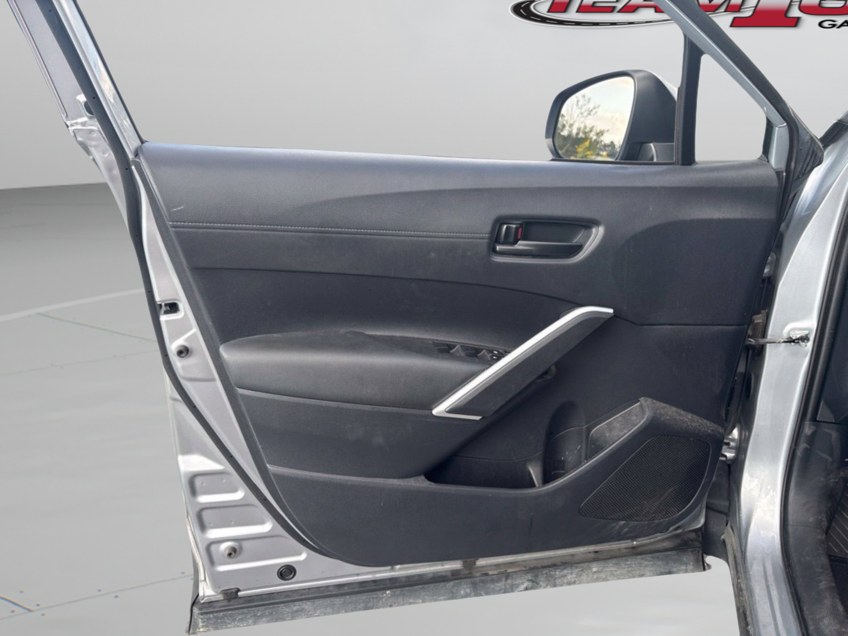 Used 2024 Toyota Corolla Cross LE FWD image 17