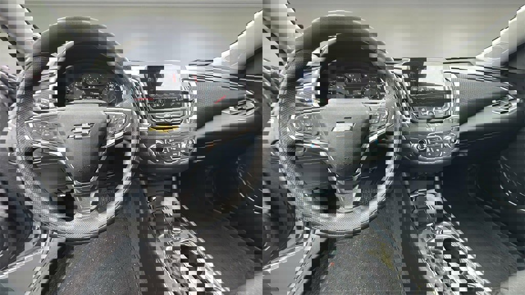 Used 2025 Chevrolet Malibu LT image 9