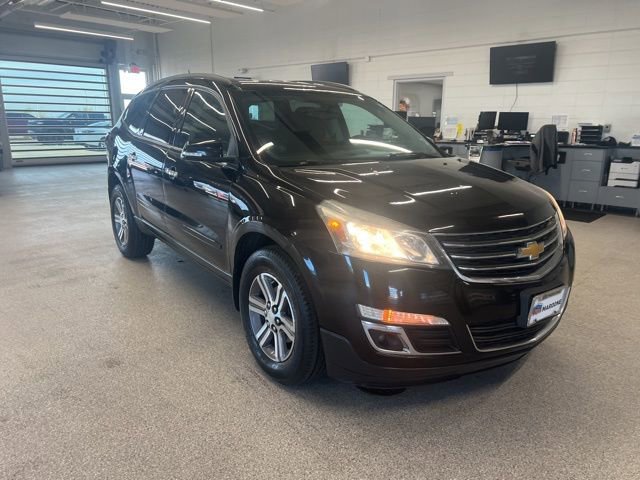 Used 2017 Chevrolet Traverse LT image 3