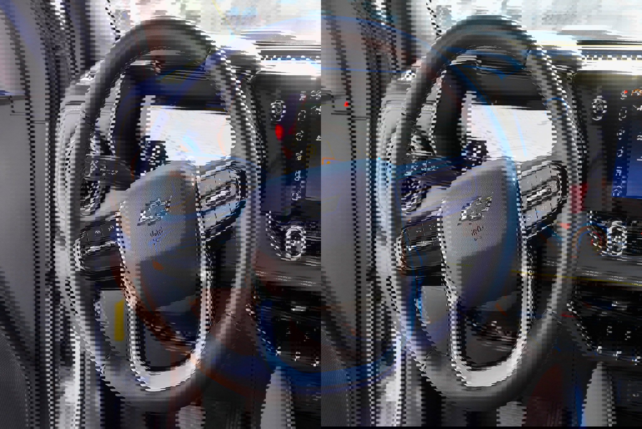 Used 2025 Chevrolet Colorado ZR2 w/ Technology Package image 32