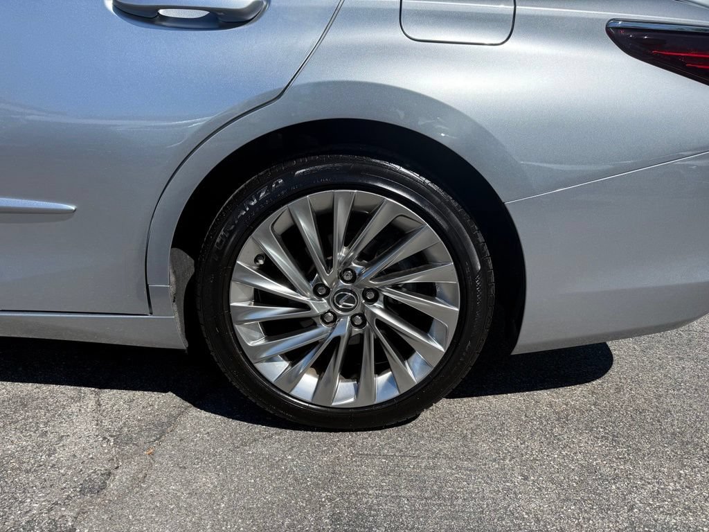 Used 2024 Lexus ES 300h w/ Premium Package FWD image 24