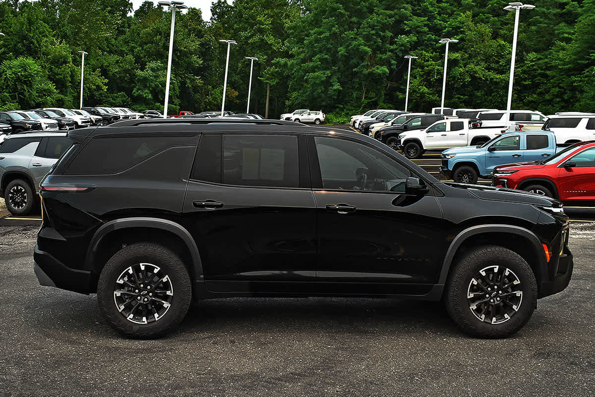 Used 2024 Chevrolet Traverse Z71 w/ LPO, Floor Liner Package AWD/4WD image 6
