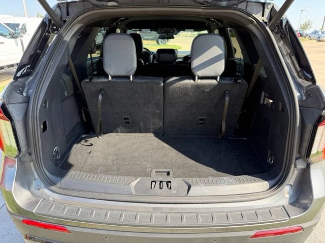 Used 2025 Ford Explorer ST-Line w/ ST-Line Street Pack AWD/4WD image 9